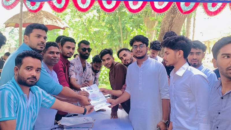 আগে ছিলেন বৈষম্যবিরোধী আন্দোলনে, পদত্যাগ করে ছাত্রদলে নাম লেখান তিন নেতা